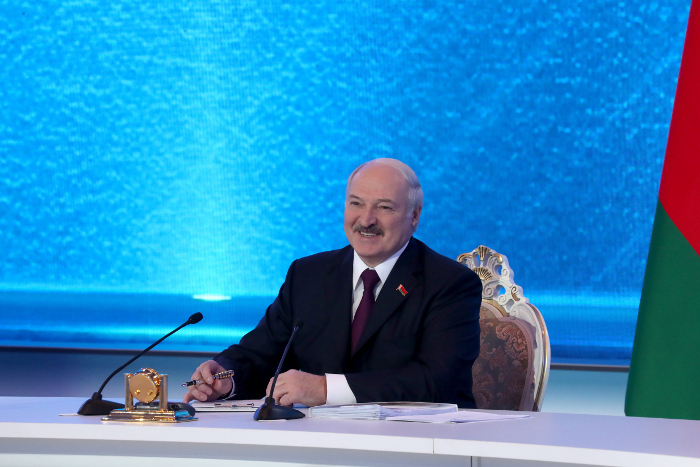 Пресс-секретарь Лукашенко назвала диктатуру брендом Пресс-секретарь Лукашенко назвала диктатуру брендом