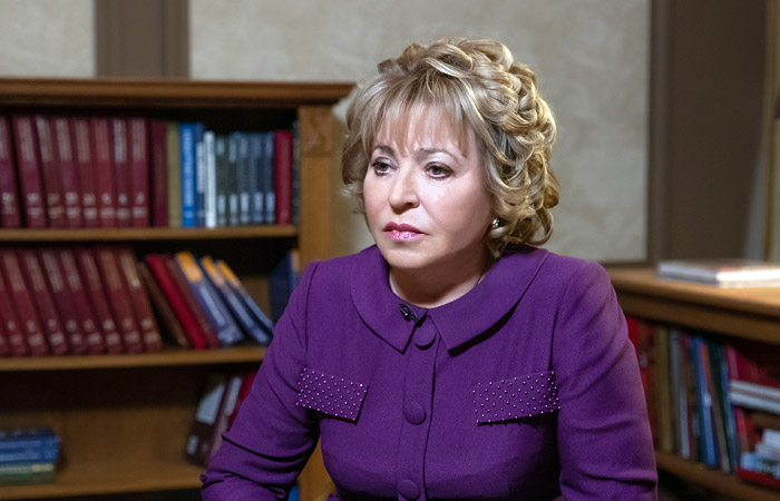 Валентина Матвиенко: ругайте власть как хотите, но не обзывайте и не унижайте человеческое достоинство Валентина Матвиенко: ругайте власть как хотите, но не обзывайте и не унижайте человеческое достоинство