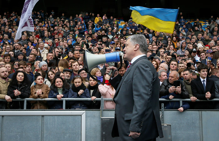 Порошенко и Зеленский подписали соглашение о дебатах на стадионе Порошенко и Зеленский подписали соглашение о дебатах на стадионе