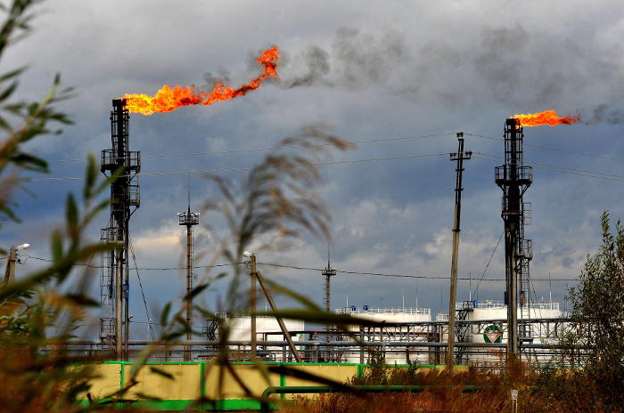 Белоруссия пригрозила приостановить транзит "грязной" нефти из России Белоруссия пригрозила приостановить транзит "грязной" нефти из России