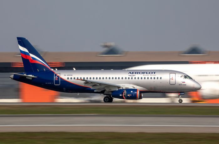 Утеря связи экипажа Superjet с диспетчерами произошла из-за молнии Утеря связи экипажа Superjet с диспетчерами произошла из-за молнии