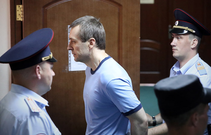Суд признал полковника Захарченко виновным во взяточничестве Суд признал полковника Захарченко виновным во взяточничестве