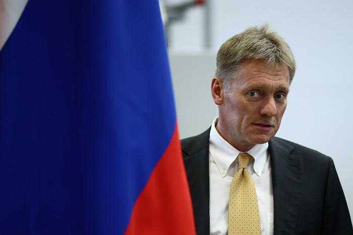 В Кремле заверили, что потерявший переданную Путину записку больше ничего не терял В Кремле заверили, что потерявший переданную Путину записку больше ничего не терял