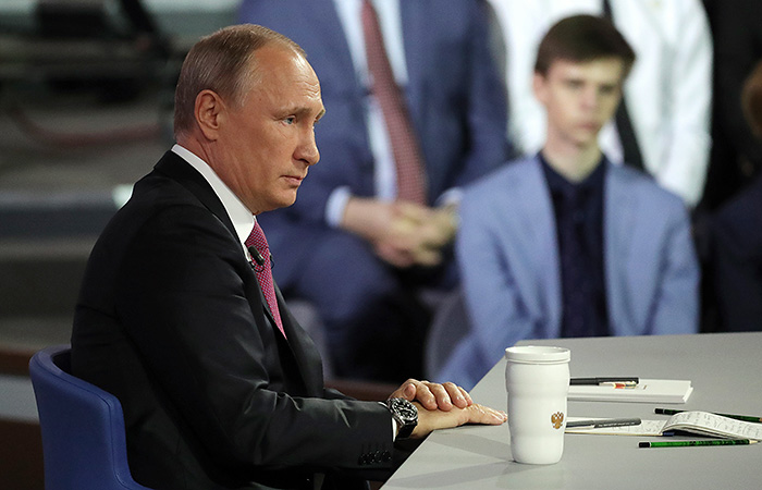 В Кремле рассказали о термокружке Путина В Кремле рассказали о термокружке Путина