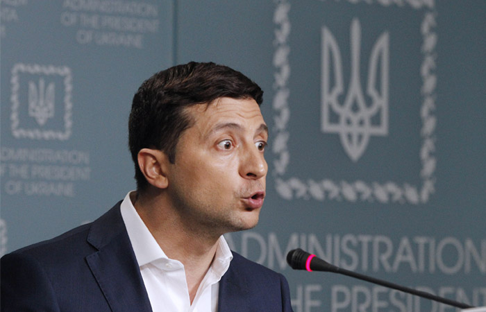 Зеленский назвал киевского чиновника с судимостью разбойником и выгнал с совещания Зеленский назвал киевского чиновника с судимостью разбойником и выгнал с совещания