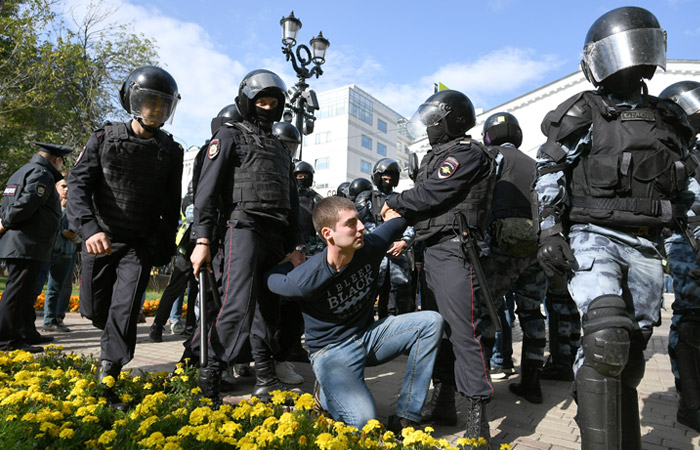 20 человек арестованы и 30 оштрафованы в Москве за несанкционированную акцию 3 августа 20 человек арестованы и 30 оштрафованы в Москве за несанкционированную акцию 3 августа