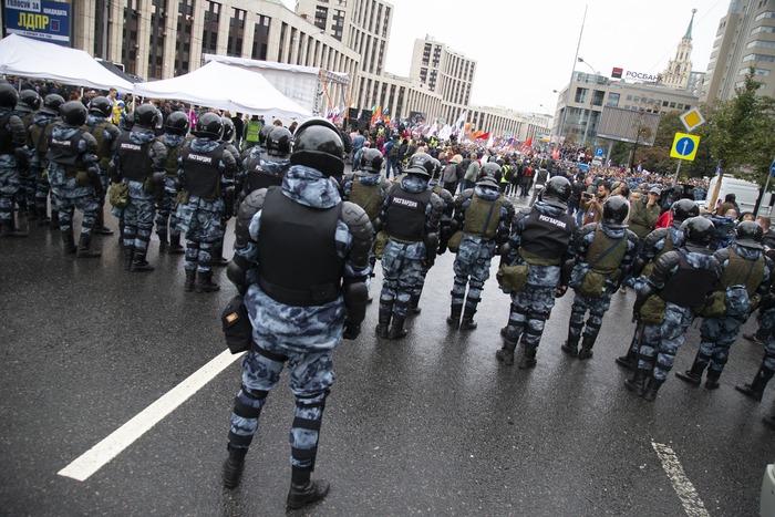 Митинг в поддержку незарегистрированных кандидатов в Москве. Обобщение Митинг в поддержку незарегистрированных кандидатов в Москве. Обобщение