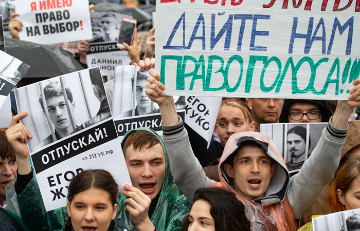 В Кремле не увидели в московских протестах признаков политического кризиса В Кремле не увидели в московских протестах признаков политического кризиса