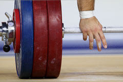 Пять российских тяжелоатлетов временно отстранены за допинг