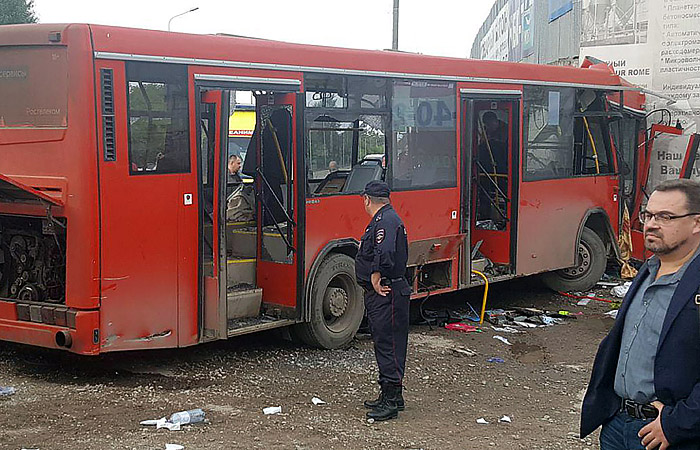 Власти Перми сообщили, что автобус врезался в здание из-за неисправности Власти Перми сообщили, что автобус врезался в здание из-за неисправности