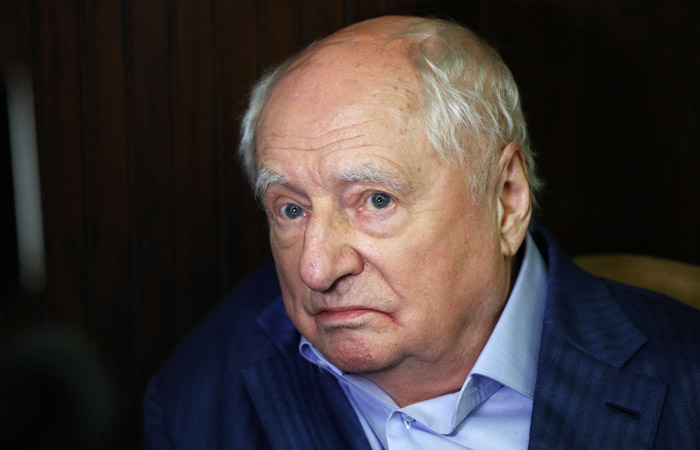 В "Ленкоме" подтвердили госпитализацию Марка Захарова с высокой температурой В "Ленкоме" подтвердили госпитализацию Марка Захарова с высокой температурой