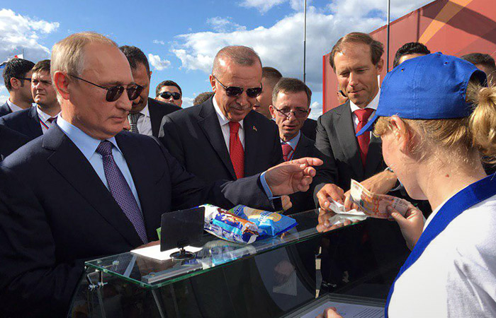 Путин хотел передать сдачу от мороженого для Эрдогана на развитие авиации Путин хотел передать сдачу от мороженого для Эрдогана на развитие авиации