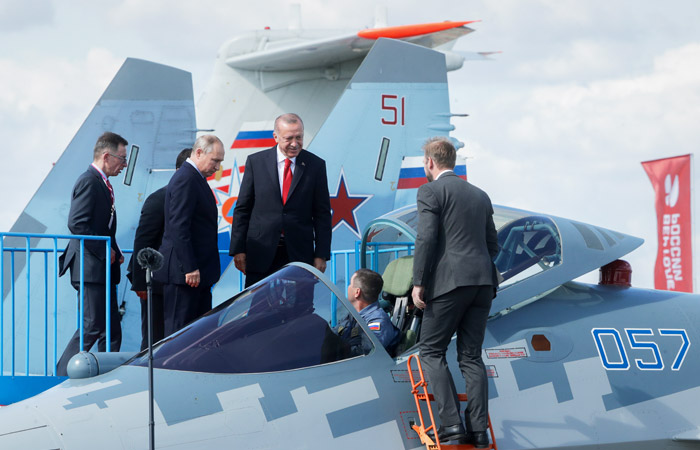 Путин на МАКС-2019 показал Эрдогану новейший истребитель Су-57 Путин на МАКС-2019 показал Эрдогану новейший истребитель Су-57