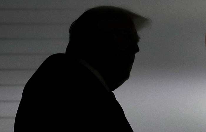 Трамп попросил пересмотреть программу помощи Украине в сфере безопасности Трамп попросил пересмотреть программу помощи Украине в сфере безопасности