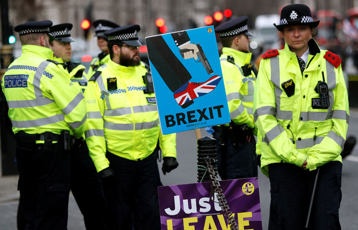 Полиция предупредила, что от "жесткого" сценария Brexit выиграет мафия Полиция предупредила, что от "жесткого" сценария Brexit выиграет мафия