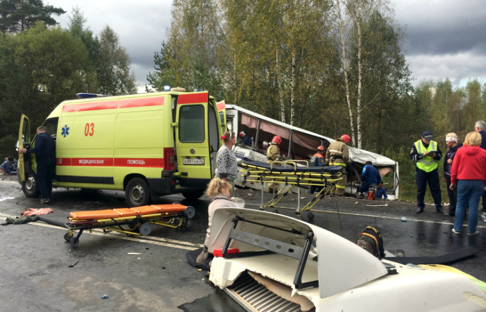 Число жертв аварии с автобусом под Ярославлем выросло до восьми Число жертв аварии с автобусом под Ярославлем выросло до восьми