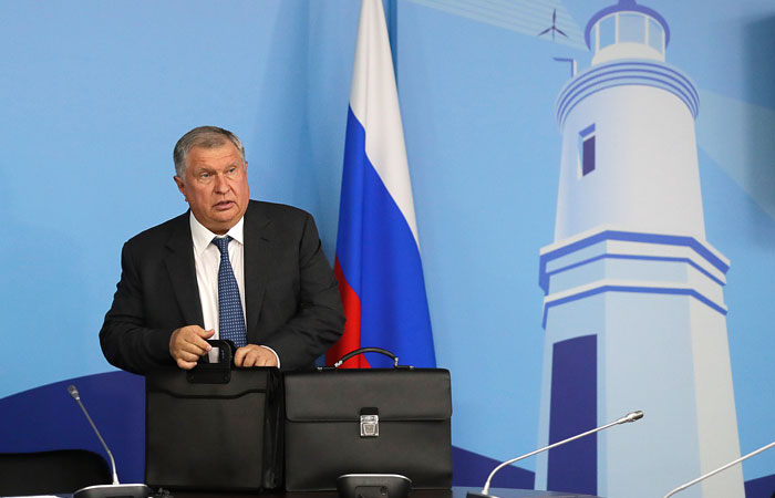 "Коммерсантъ" узнал о жалобе Сечина Путину на "субъективность" Минфина "Коммерсантъ" узнал о жалобе Сечина Путину на "субъективность" Минфина