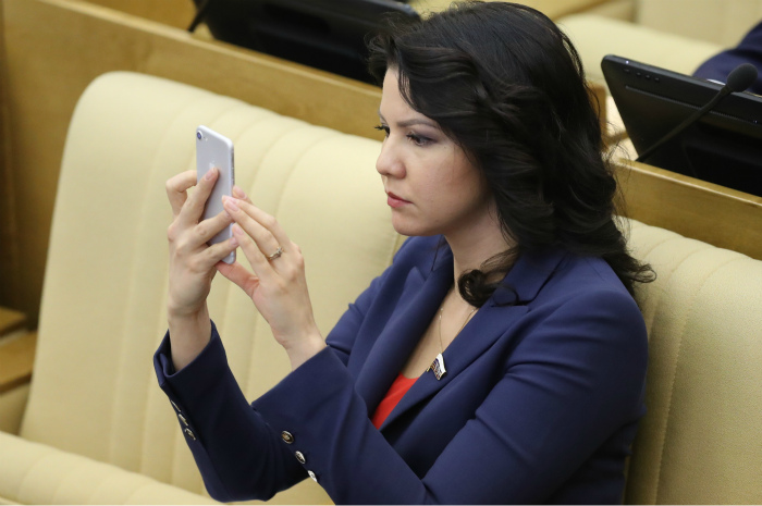 Депутат Юмашева не будет сокращать поездку в США из-за инцидента с допросом Депутат Юмашева не будет сокращать поездку в США из-за инцидента с допросом