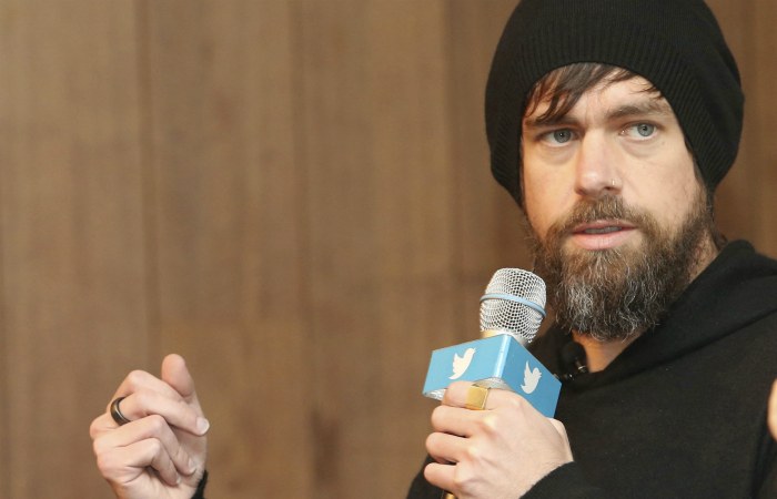 Руководство Twitter решило запретить политическую рекламу Руководство Twitter решило запретить политическую рекламу