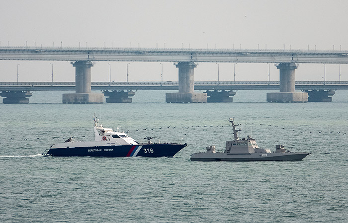 Задержанные в Керченском проливе корабли передадут Украине 18 ноября Задержанные в Керченском проливе корабли передадут Украине 18 ноября