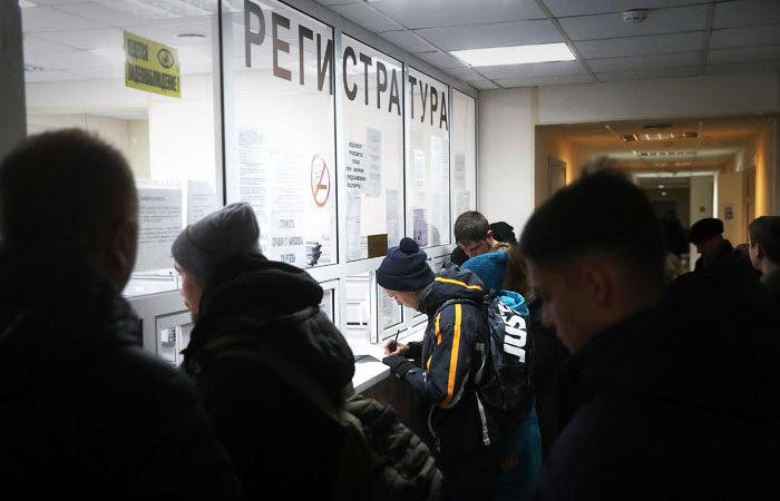 Водитель умер в Казани в очереди за справкой для водительских прав Водитель умер в Казани в очереди за справкой для водительских прав