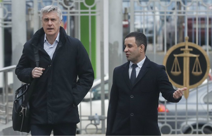 Суд отложил рассмотрение иска банка "Восточный" к Baring и Калви Суд отложил рассмотрение иска банка "Восточный" к Baring и Калви