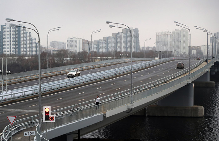 В Москве открылся автомобильный мост через Кожуховский затон В Москве открылся автомобильный мост через Кожуховский затон