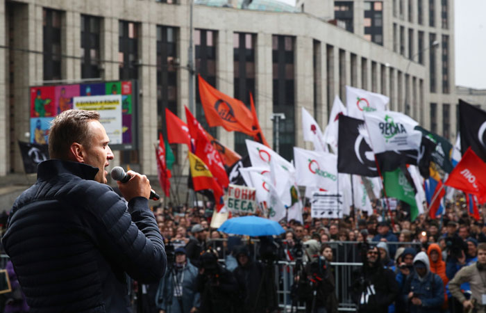 Суд не стал рассматривать иски службы такси к Навальному из-за акций протеста Суд не стал рассматривать иски службы такси к Навальному из-за акций протеста