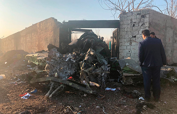 Все пассажиры разбившегося в Тегеране самолета погибли Все пассажиры разбившегося в Тегеране самолета погибли