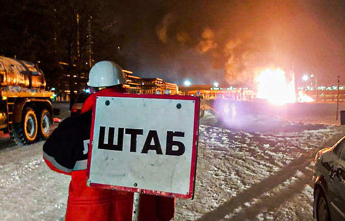 Источник сообщил о двух взрывах на НПЗ "Лукойла" в Коми Источник сообщил о двух взрывах на НПЗ "Лукойла" в Коми