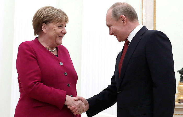 Путин и Меркель провели переговоры в Москве Путин и Меркель провели переговоры в Москве