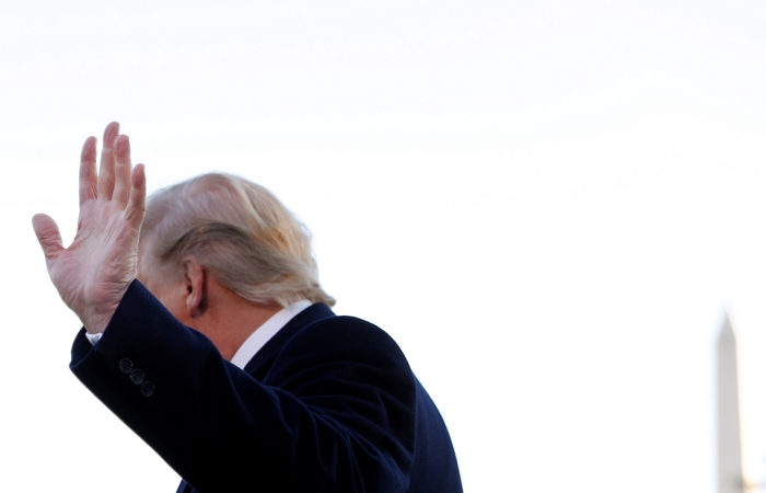 СМИ узнали об увольнении советника Трампа по России из СНБ США СМИ узнали об увольнении советника Трампа по России из СНБ США