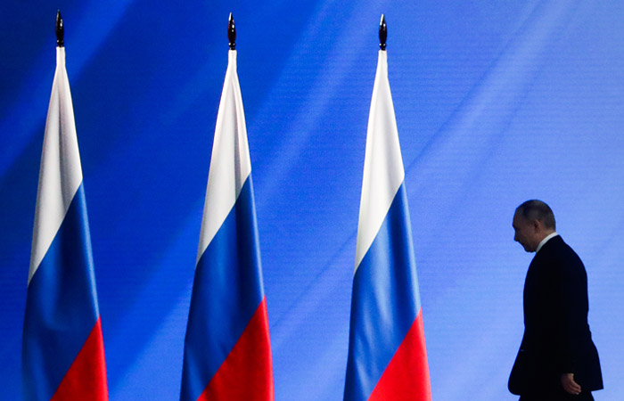 Путин внес в Госдуму проект закона о поправке к Конституции Путин внес в Госдуму проект закона о поправке к Конституции
