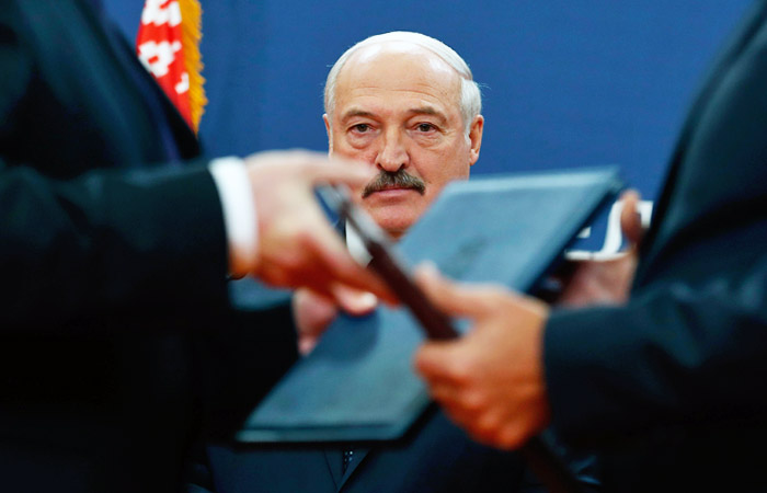 Лукашенко рассказал о намеках Москвы на присоединение Белоруссии к РФ Лукашенко рассказал о намеках Москвы на присоединение Белоруссии к РФ
