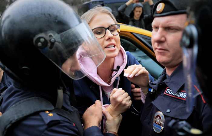 Метрополитен отсудил у Соболь и Албурова 311 000 рублей за акцию 3 августа Метрополитен отсудил у Соболь и Албурова 311 000 рублей за акцию 3 августа