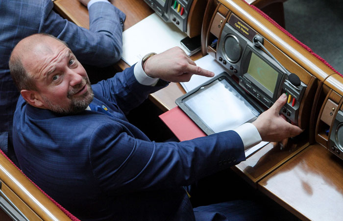 Суд в Греции отпустил экс-командира украинского батальона "Айдар" Суд в Греции отпустил экс-командира украинского батальона "Айдар"