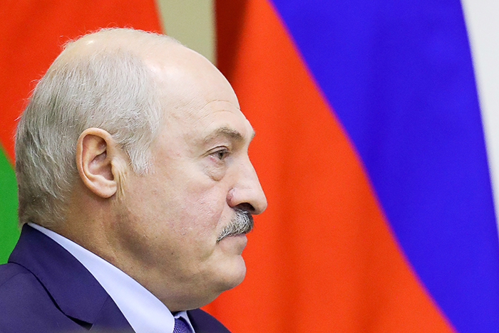 Лукашенко обвинил РФ в нарушении обязательств по поставкам нефти в Белоруссию Лукашенко обвинил РФ в нарушении обязательств по поставкам нефти в Белоруссию