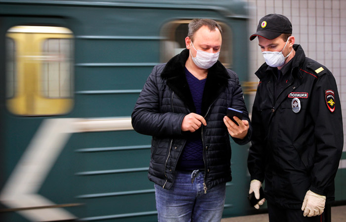 Исчезновение очередей в метро Москвы объяснили компромиссом между мэрией и полицией Исчезновение очередей в метро Москвы объяснили компромиссом между мэрией и полицией