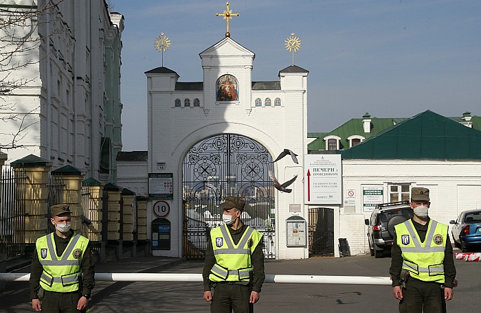 Рост заболеваемости COVID-19 на Украине связали с посещением церквей в Вербное воскресенье Рост заболеваемости COVID-19 на Украине связали с посещением церквей в Вербное воскресенье