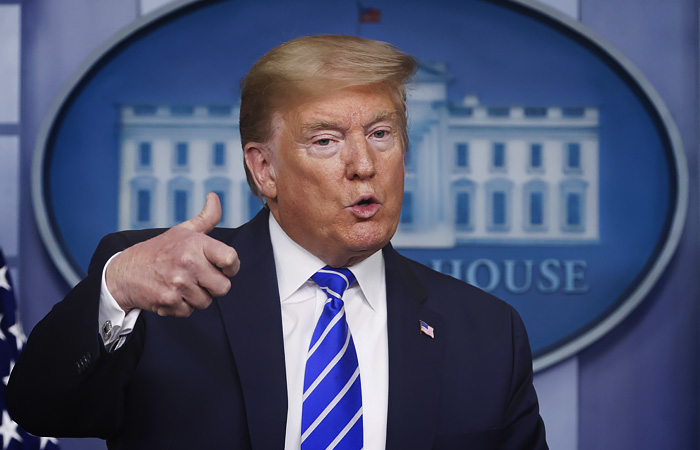 Медики раскритиковали идею Трампа лечить COVID-19 инъекциями дезинфицирующих средств Медики раскритиковали идею Трампа лечить COVID-19 инъекциями дезинфицирующих средств