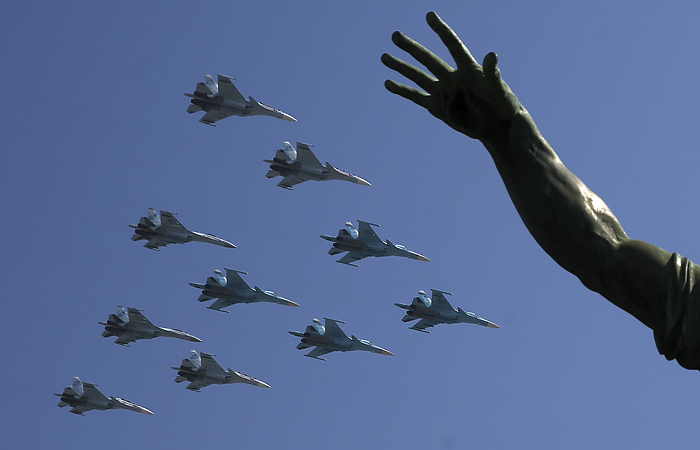 В День Победы военная авиация пролетит над Петербургом и еще 11 городами В День Победы военная авиация пролетит над Петербургом и еще 11 городами