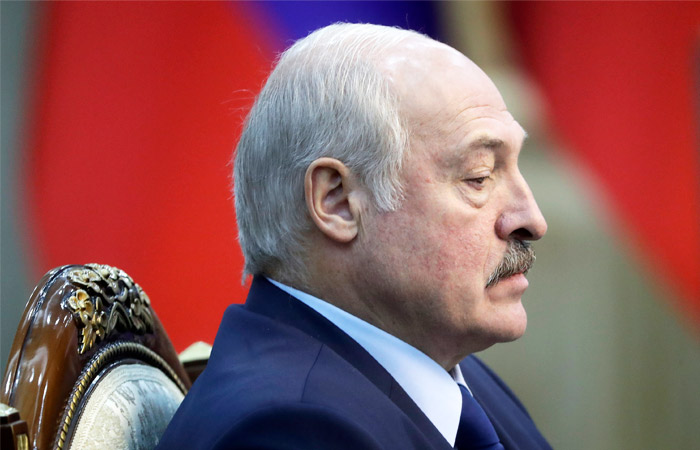Лукашенко заявил, что Россия прибегла к белорусскому методу борьбы с COVID-19 Лукашенко заявил, что Россия прибегла к белорусскому методу борьбы с COVID-19