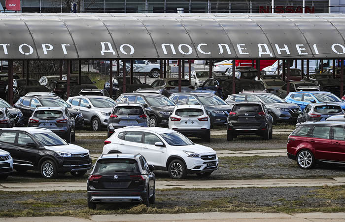 "Черный апрель" обвалил российский авторынок на 72% "Черный апрель" обвалил российский авторынок на 72%