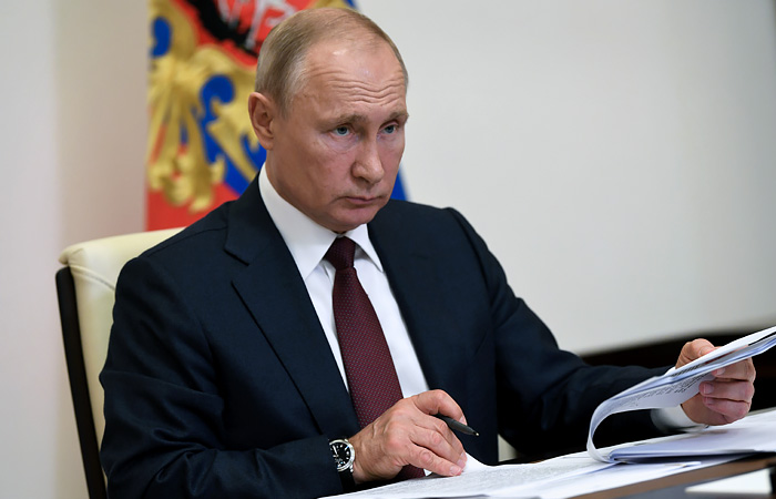 Путин в среду обсудит с Собяниным ситуацию с коронавирусом в Москве Путин в среду обсудит с Собяниным ситуацию с коронавирусом в Москве
