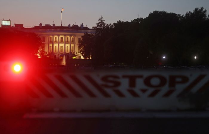 СМИ узнали, что Трамп во время протестов в Вашингтоне cпрятался в бункере Белого дома СМИ узнали, что Трамп во время протестов в Вашингтоне cпрятался в бункере Белого дома