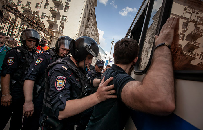 В СПЧ доложат Путину об избиениях протестующих полицейскими в Москве В СПЧ доложат Путину об избиениях протестующих полицейскими в Москве