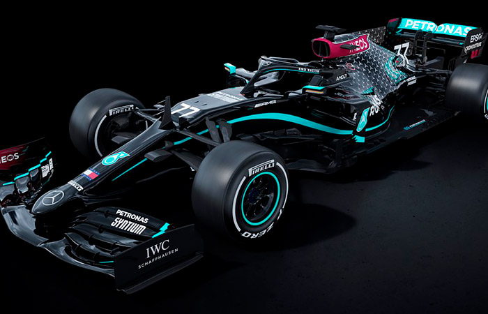 Болиды команды F1 Mercedes окрасили в черный цвет в знак борьбы с расизмом