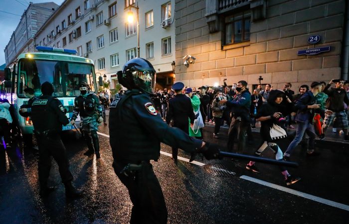 Более 130 человек задержаны на акции против поправок к Конституции в Москве Более 130 человек задержаны на акции против поправок к Конституции в Москве