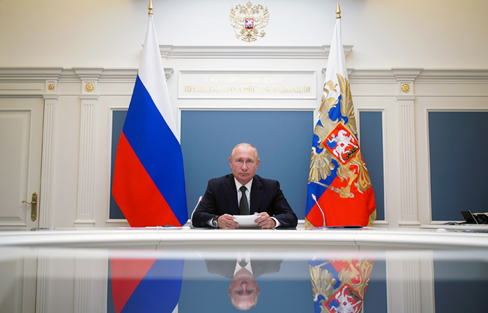 Путин провел телефонный разговор с Трампом Путин провел телефонный разговор с Трампом