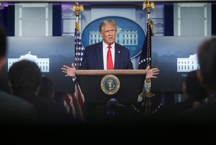 Трамп уверен в получении вакцины от COVID-19 в этом году Трамп уверен в получении вакцины от COVID-19 в этом году